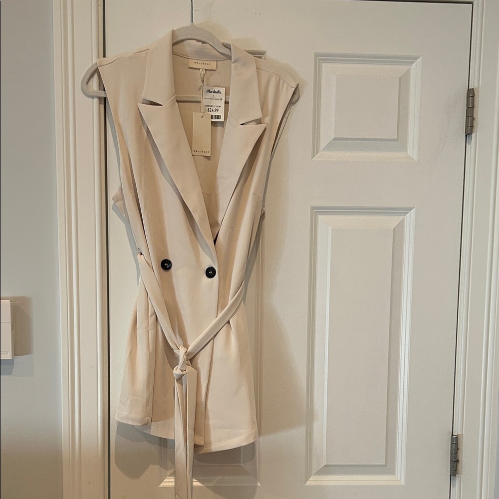 Melloday Cream Sleeveless Vest